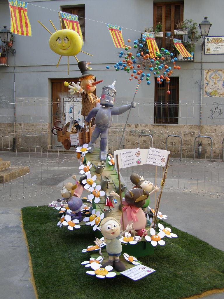 Totfalles: Plaça de la Santa Creu